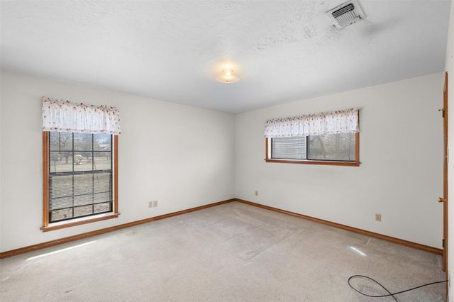 1196 Sherrill LN, Lexington, TX 78947