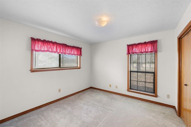 1196 Sherrill LN, Lexington, TX 78947