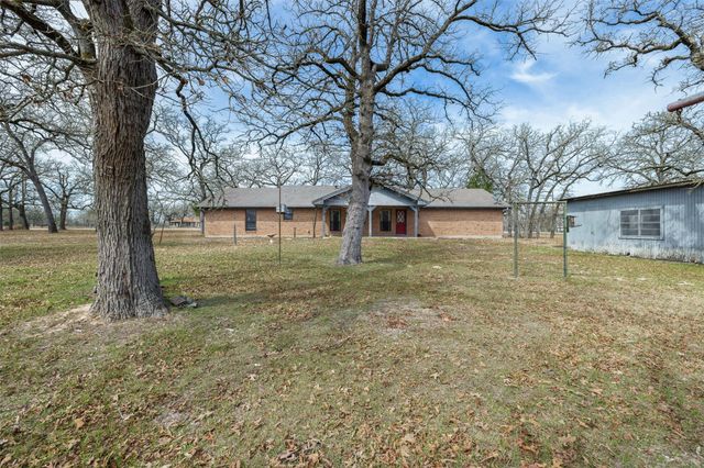 1196 Sherrill LN, Lexington, TX 78947