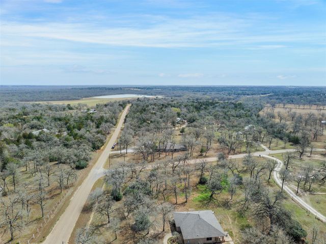 1196 Sherrill LN, Lexington, TX 78947