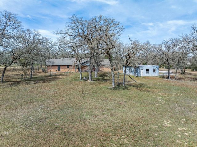 1196 Sherrill LN, Lexington, TX 78947