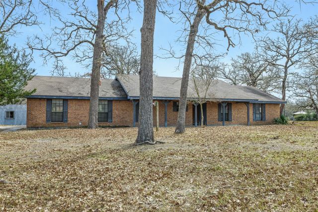 1196 Sherrill LN, Lexington, TX 78947