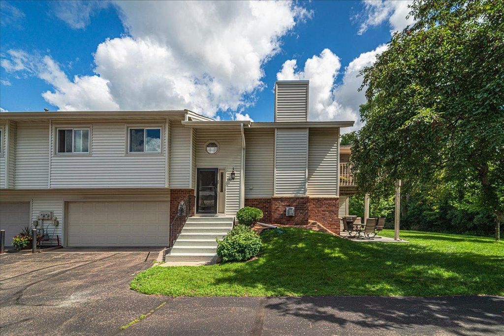1536 Clemson Drive B, Eagan, MN 55122