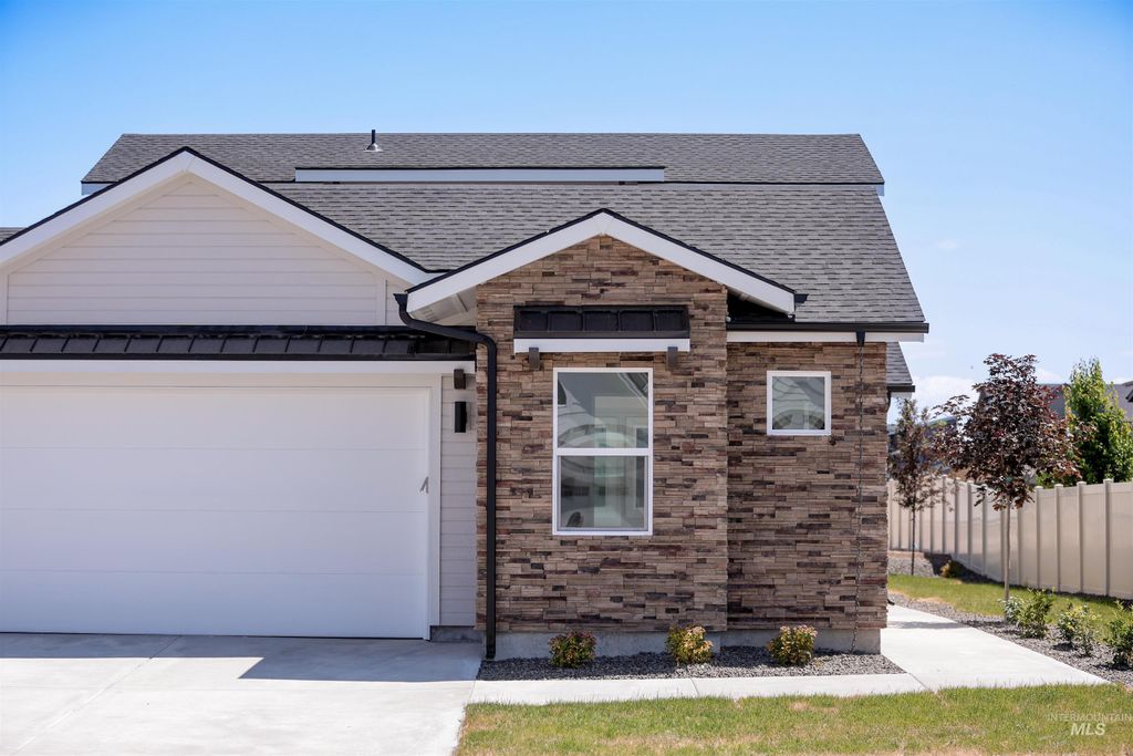 6273 S Binky Ave, Meridian, ID 83642