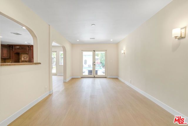 209 N Doheny Drive, Beverly Hills, CA 90211