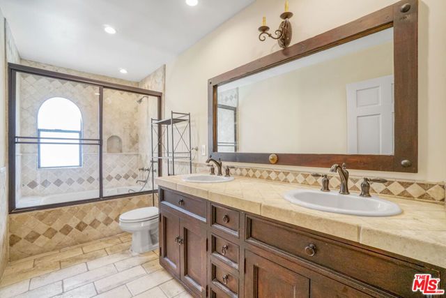 209 N Doheny Drive, Beverly Hills, CA 90211