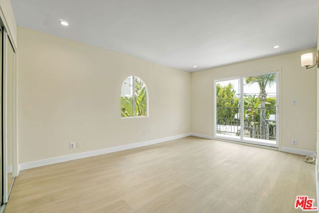 209 N Doheny Drive, Beverly Hills, CA 90211