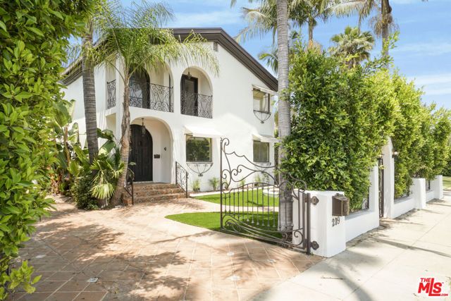 209 N Doheny Drive, Beverly Hills, CA 90211