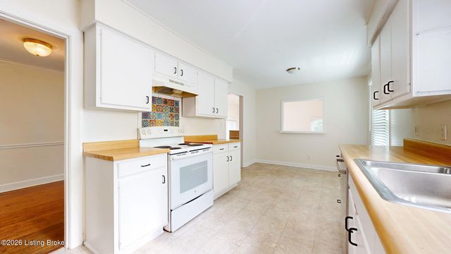 3806 Napanee Rd, Louisville, KY 40207