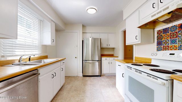 3806 Napanee Rd, Louisville, KY 40207