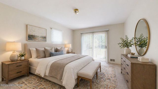 3806 Napanee Rd, Louisville, KY 40207