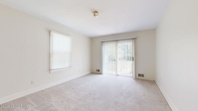 3806 Napanee Rd, Louisville, KY 40207