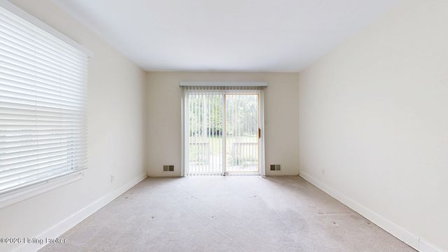 3806 Napanee Rd, Louisville, KY 40207