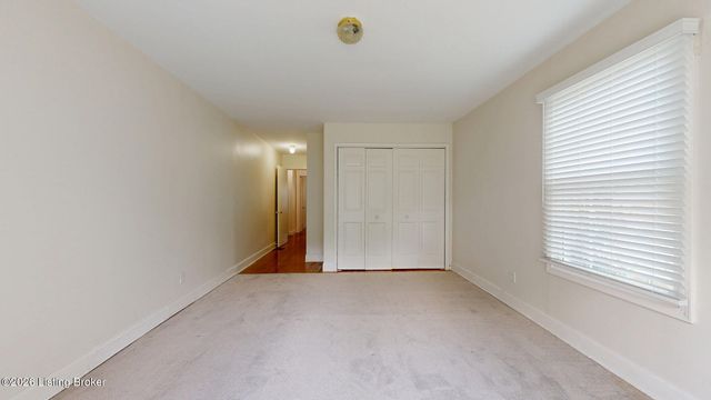 3806 Napanee Rd, Louisville, KY 40207