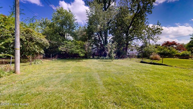 3806 Napanee Rd, Louisville, KY 40207