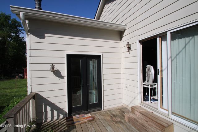 3806 Napanee Rd, Louisville, KY 40207