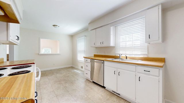 3806 Napanee Rd, Louisville, KY 40207