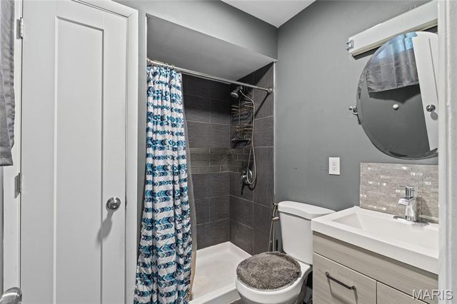 1198 Soria Street, St Louis, MO 63138