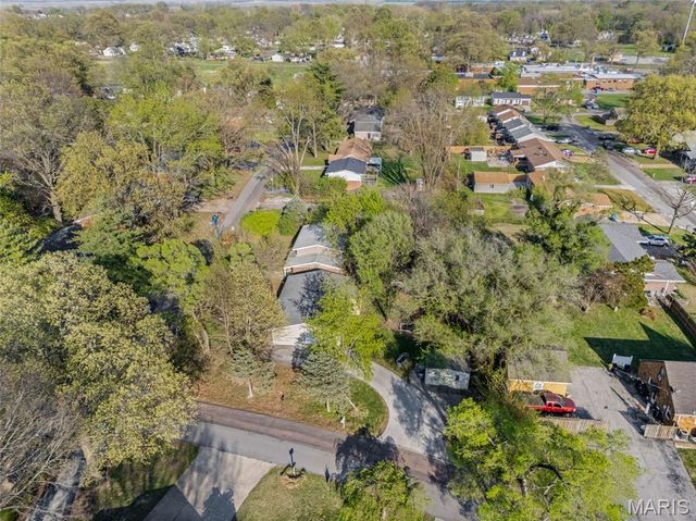 1198 Soria Street, St Louis, MO 63138