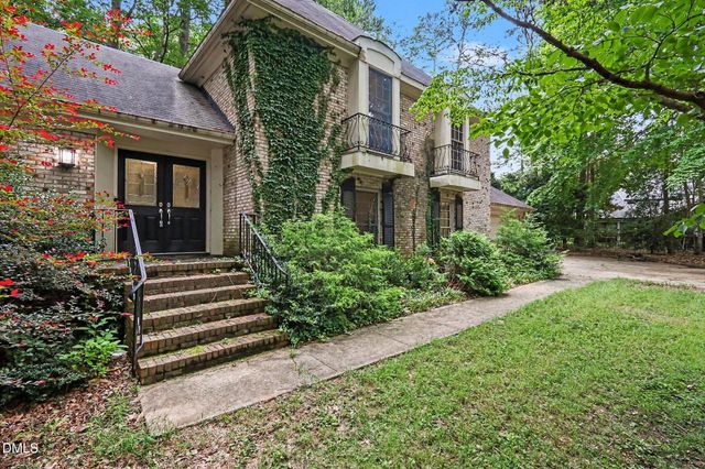 8804 N View Court, Raleigh, NC 27613