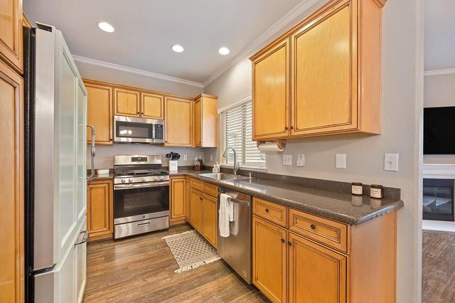 608 Shasta Oaks Cir, Roseville, CA 95678