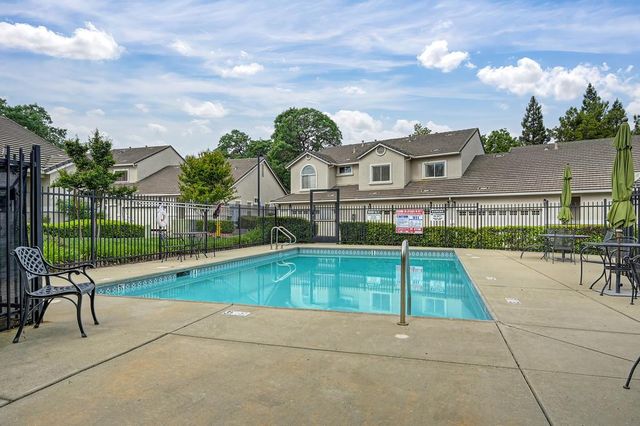 608 Shasta Oaks Cir, Roseville, CA 95678