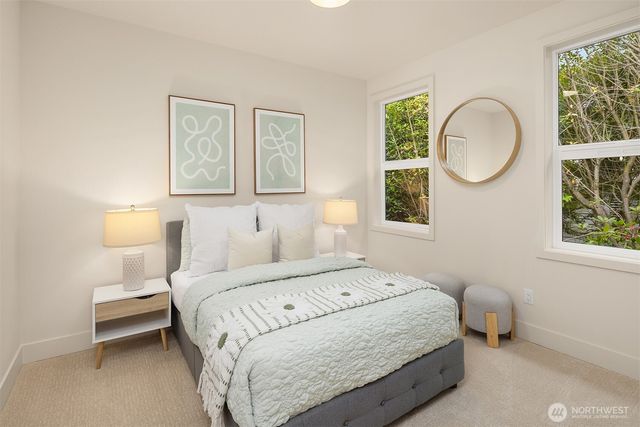 819 18th Avenue W, Kirkland, WA 98033