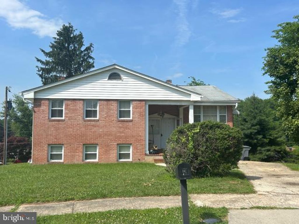 4 OXYOKE CT, Randallstown, MD 21133