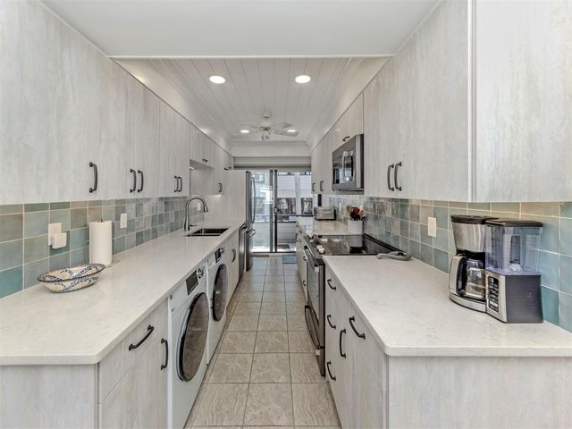 1555 TARPON CENTER DRIVE 242, Venice, FL 34285