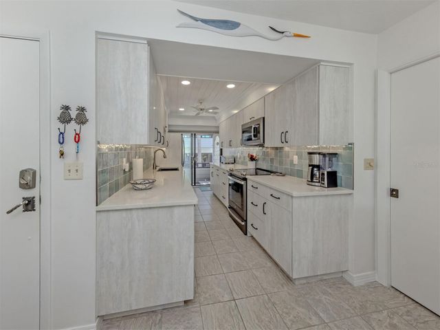 1555 TARPON CENTER DRIVE 242, Venice, FL 34285