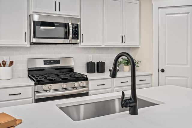 1411 Charles Drive, Chapel Hill, TN 37034