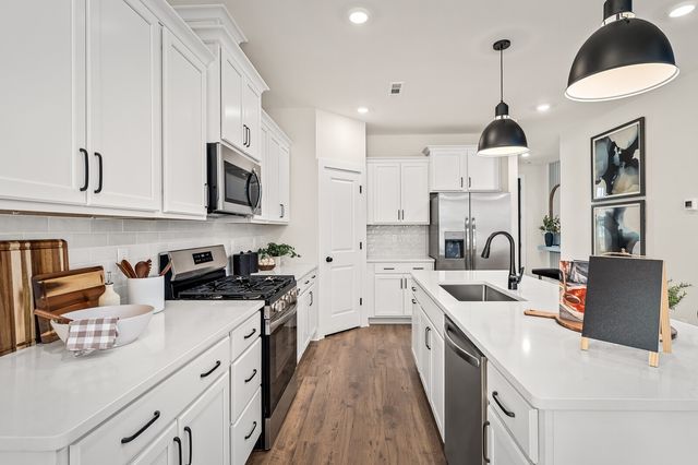 1411 Charles Drive, Chapel Hill, TN 37034