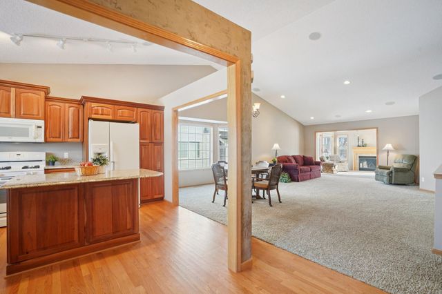 21378 Hytrail Circle, Lakeville, MN 55044