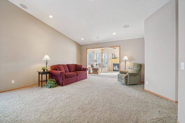 21378 Hytrail Circle, Lakeville, MN 55044