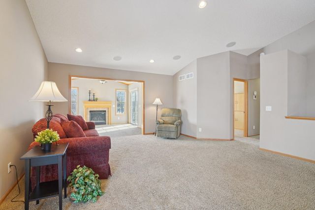 21378 Hytrail Circle, Lakeville, MN 55044