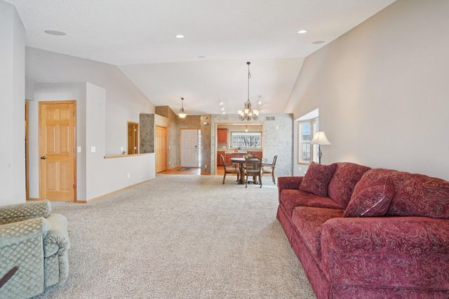 21378 Hytrail Circle, Lakeville, MN 55044