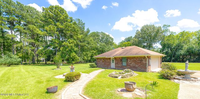 144 N Pine Drive, Madison, MS 39110