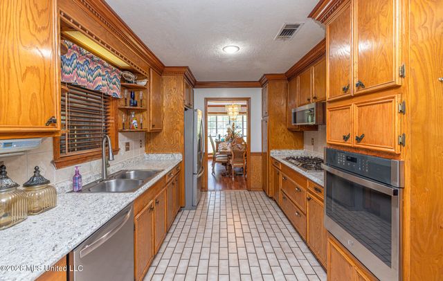 144 N Pine Drive, Madison, MS 39110