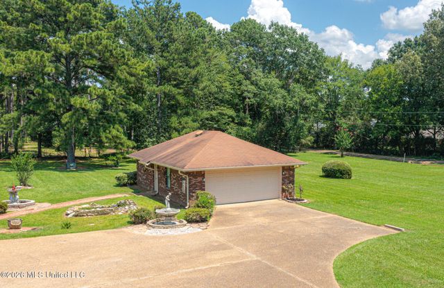 144 N Pine Drive, Madison, MS 39110