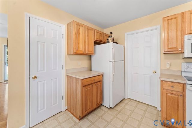 1120 S Glebe Rd, Montross, VA 22520