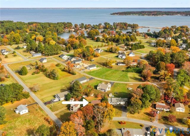 1120 S Glebe Rd, Montross, VA 22520