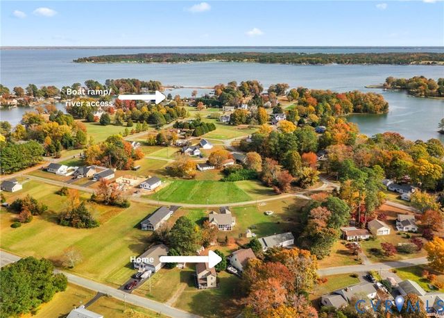 1120 S Glebe Rd, Montross, VA 22520