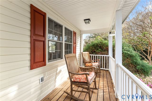 1120 S Glebe Rd, Montross, VA 22520