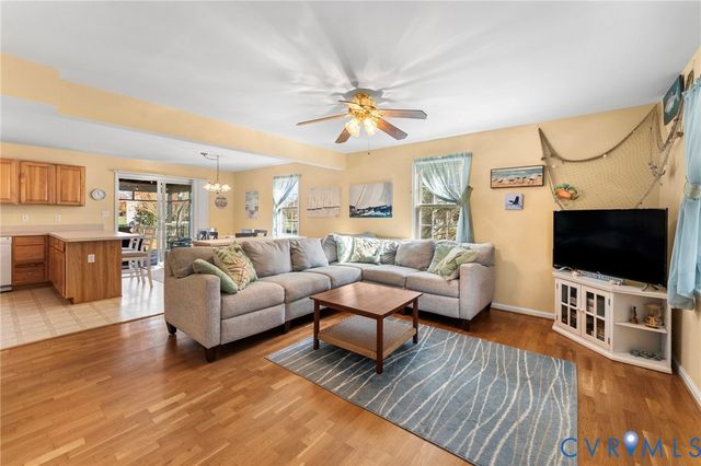 1120 S Glebe Rd, Montross, VA 22520