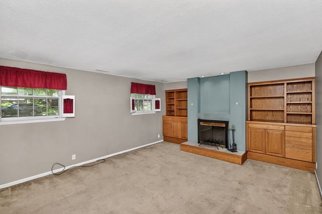 801 NW School Street, Ankeny, IA 50023