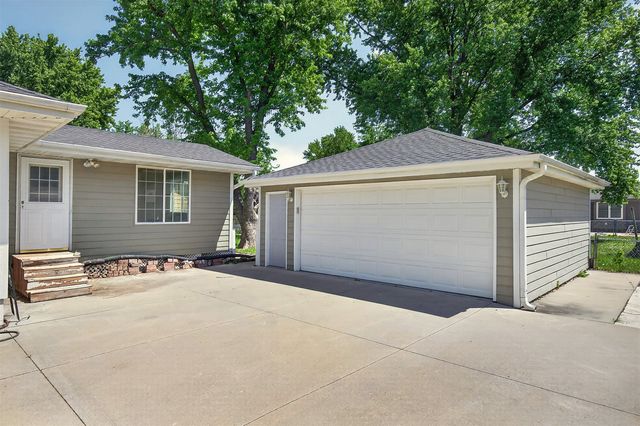 801 NW School Street, Ankeny, IA 50023