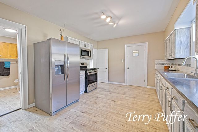 1707 Division Street, Muskegon City, MI 49441