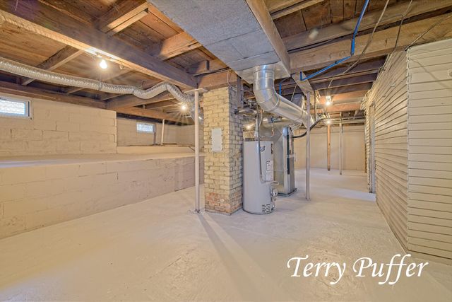 1707 Division Street, Muskegon City, MI 49441