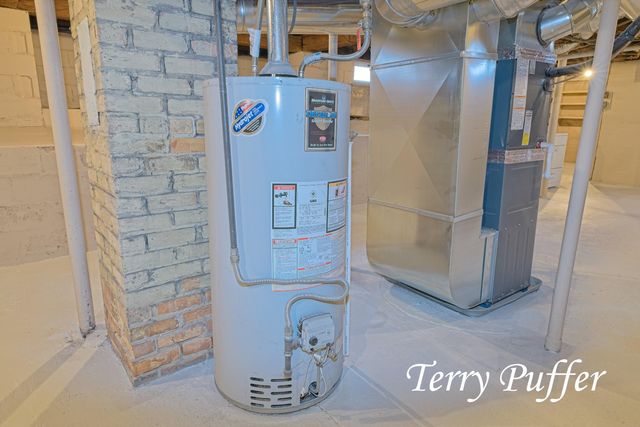 1707 Division Street, Muskegon City, MI 49441