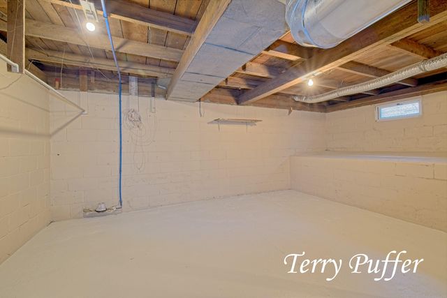 1707 Division Street, Muskegon City, MI 49441